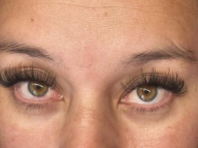 Lash extension set by HolyHood Beauty